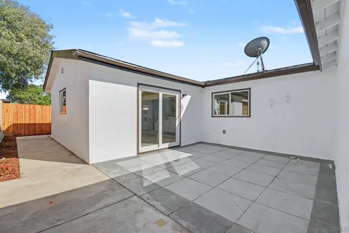 559 Glencrest Dr, San Diego, California 92139