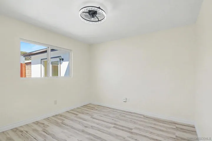 559 Glencrest Dr, San Diego, California 92139