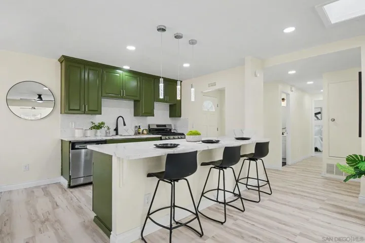 559 Glencrest Dr, San Diego, California 92139
