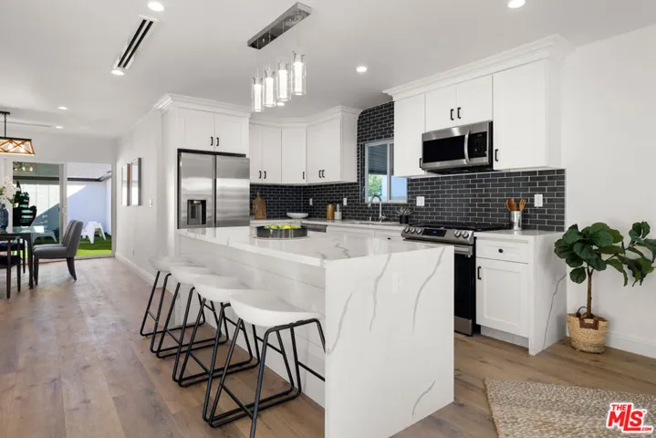 5928 Tobias Avenue, Sherman Oaks, California 91411