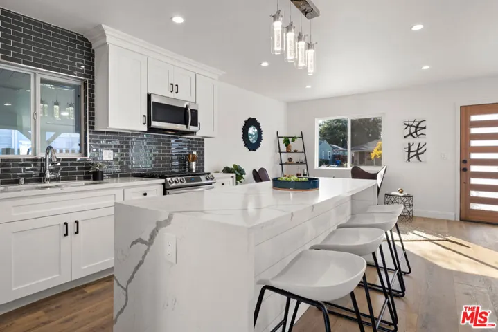 5928 Tobias Avenue, Sherman Oaks, California 91411