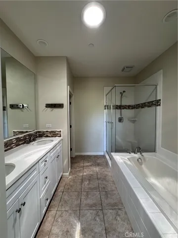 60 Waterleaf, Irvine, California 92620