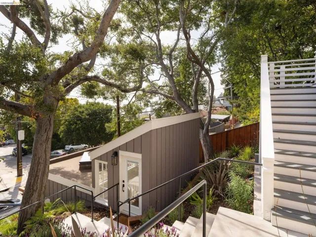 1001 Cragmont Avenue, Berkeley, California 94708-1411