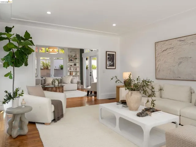 1001 Cragmont Avenue, Berkeley, California 94708-1411