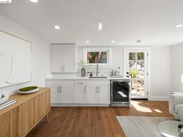 1001 Cragmont Avenue, Berkeley, California 94708-1411