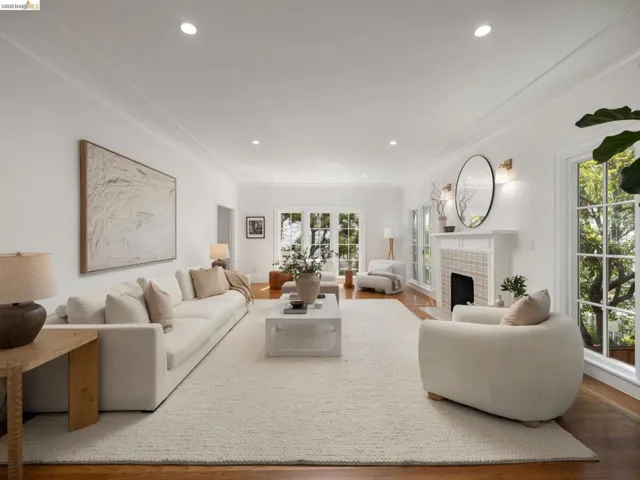 1001 Cragmont Avenue, Berkeley, California 94708-1411