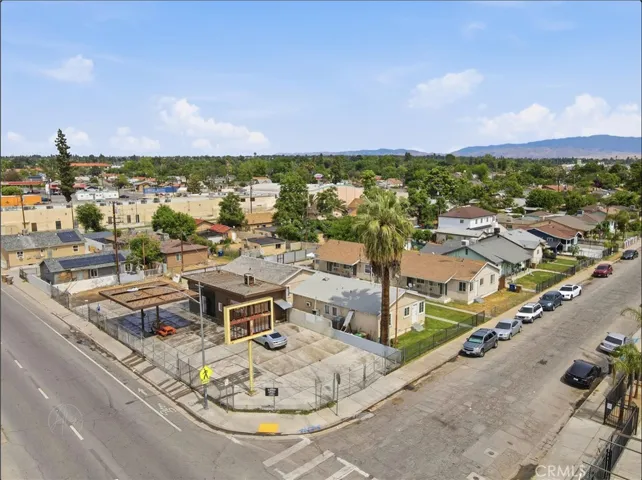 2212 Lake, Bakersfield, California 93306