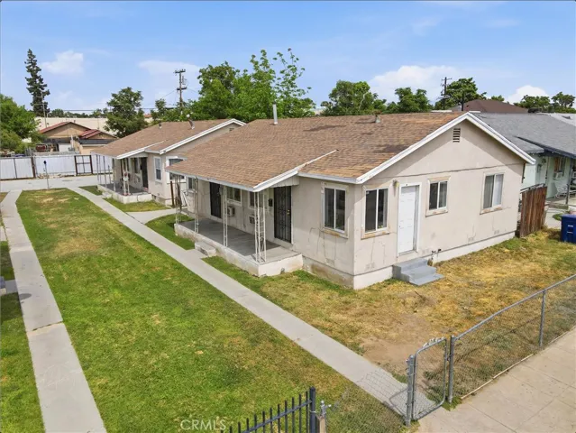 2212 Lake, Bakersfield, California 93306