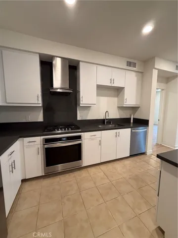 1418 Nolita, Irvine, California 92612