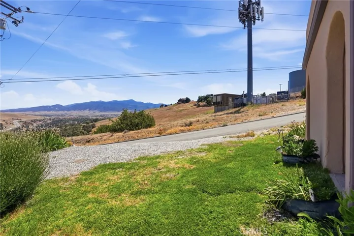 19701 Dovetail, Tehachapi, California 93561
