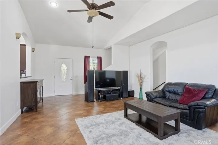 19701 Dovetail, Tehachapi, California 93561