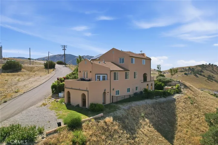 19701 Dovetail, Tehachapi, California 93561