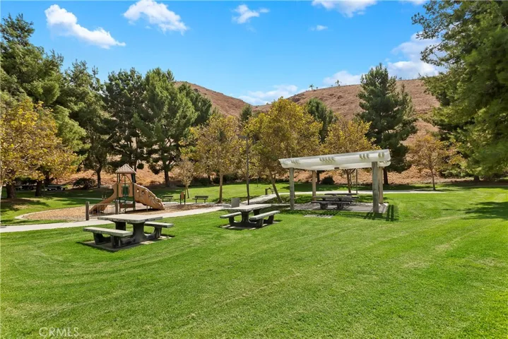 Lake Hills - Park