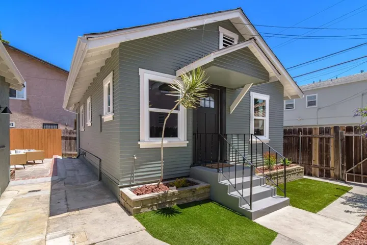 1845 Thomas Ave, San Diego, California 92109