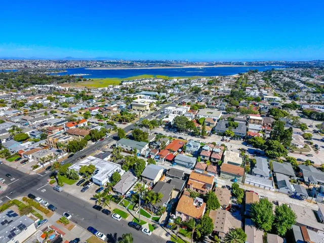 1845 Thomas Ave, San Diego, California 92109
