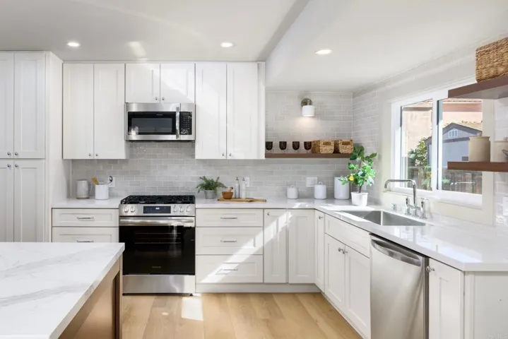 1845 Thomas Ave, San Diego, California 92109