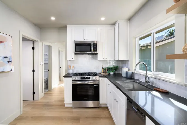 1845 Thomas Ave, San Diego, California 92109