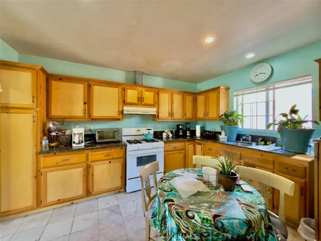 11454 Sunburst Street, Lakeview Terrace, California 91342