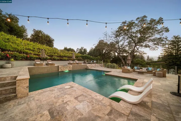 330 Twin Peaks Ln, Alamo, California 94507