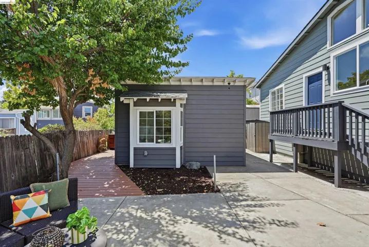 3214 Stuart St, Oakland, California 94602