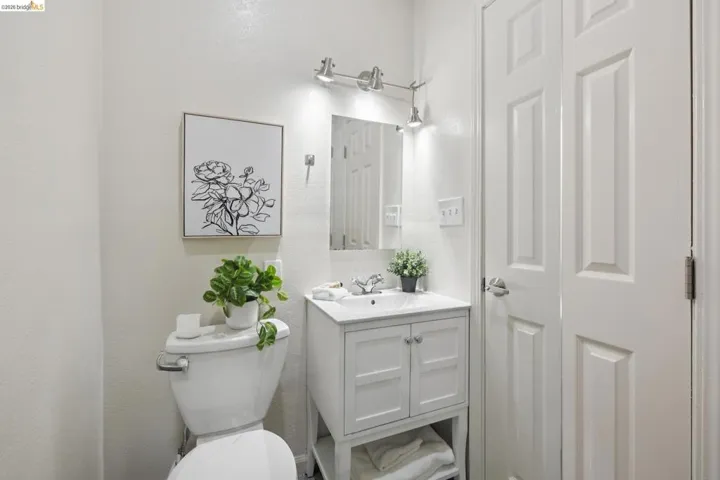 3214 Stuart St, Oakland, California 94602