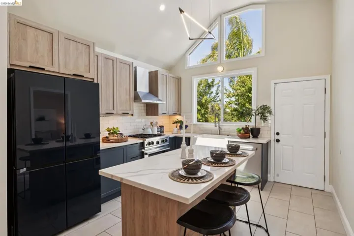 3214 Stuart St, Oakland, California 94602