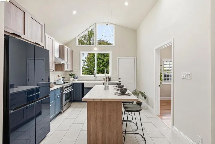 3214 Stuart St, Oakland, California 94602