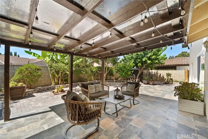 covered patio with porcelain tile