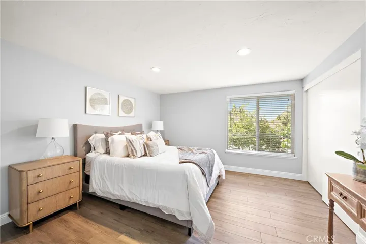 1 of 4 rooms upstairs