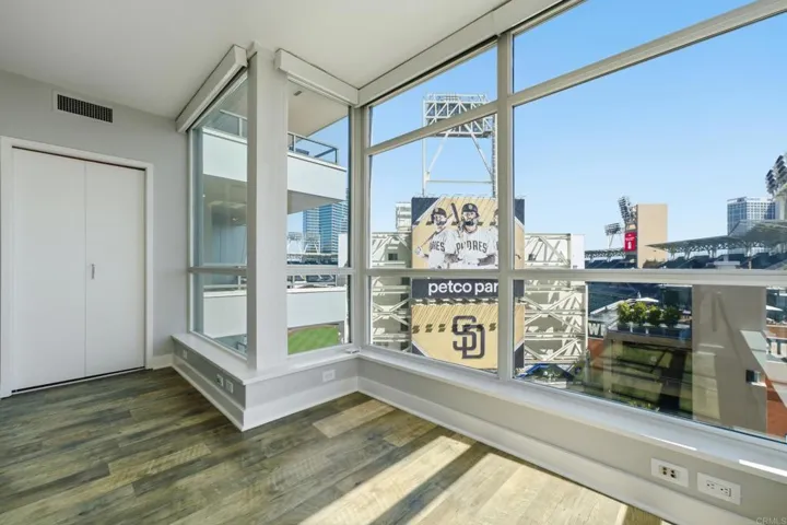 325 7th Avenue 905, San Diego, California 92101