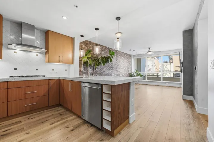 325 7th Avenue 905, San Diego, California 92101
