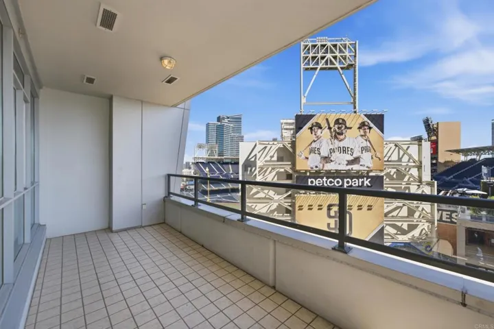 325 7th Avenue 905, San Diego, California 92101