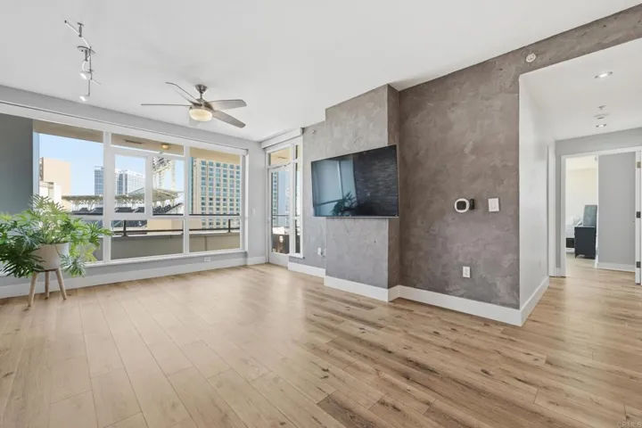 325 7th Avenue 905, San Diego, California 92101