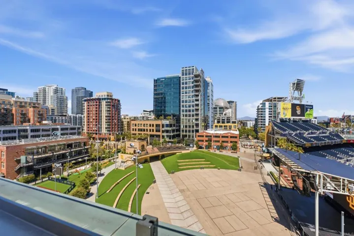 325 7th Avenue 905, San Diego, California 92101