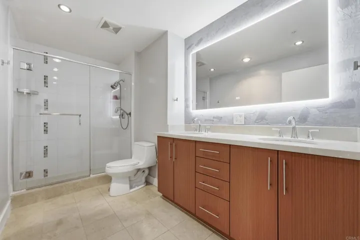 325 7th Avenue 905, San Diego, California 92101