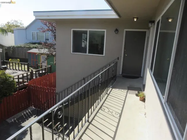 1314 Kains Ave 4, Berkeley, California 94702