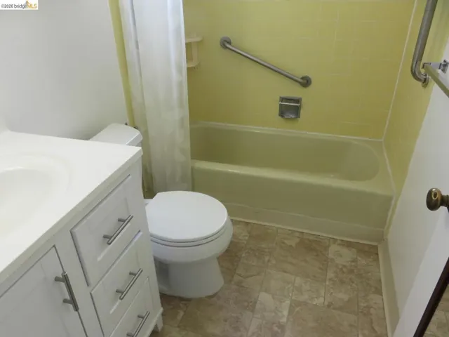 1314 Kains Ave 4, Berkeley, California 94702