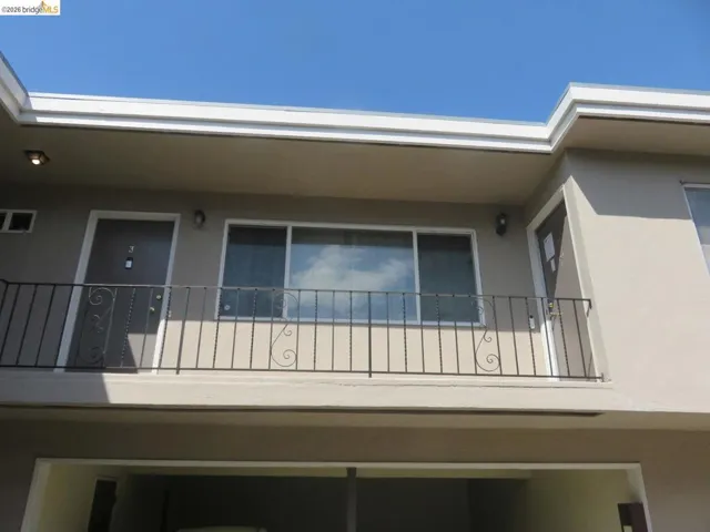 1314 Kains Ave 4, Berkeley, California 94702