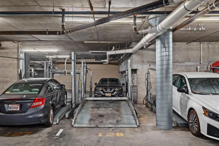 889 Date St 140, San Diego, California 92101