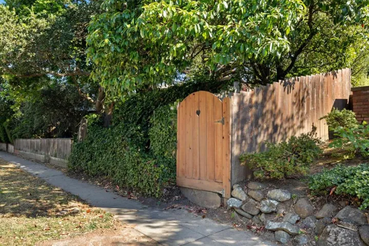1386 Hillside Circle, Burlingame, California 94010