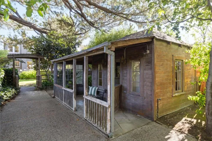 1386 Hillside Circle, Burlingame, California 94010