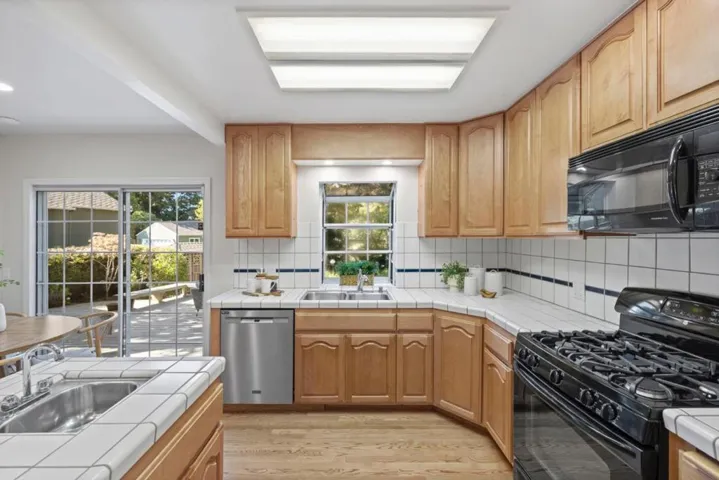 1386 Hillside Circle, Burlingame, California 94010