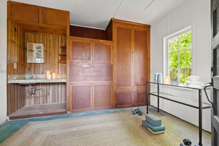 1386 Hillside Circle, Burlingame, California 94010
