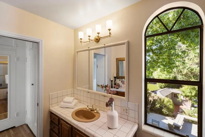 1386 Hillside Circle, Burlingame, California 94010