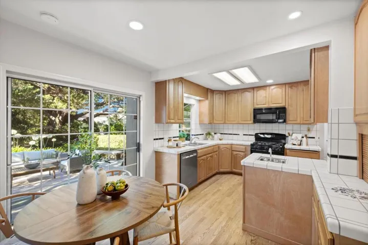 1386 Hillside Circle, Burlingame, California 94010