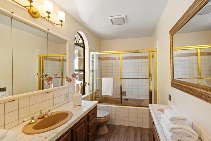 1386 Hillside Circle, Burlingame, California 94010