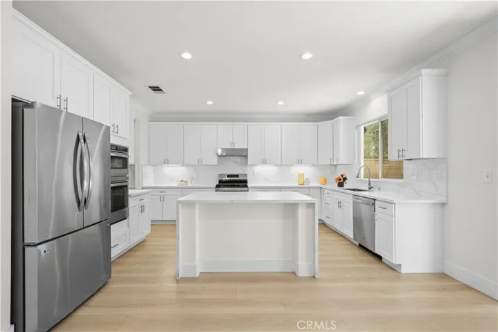 13953 Ellis Park, Eastvale, California 92880