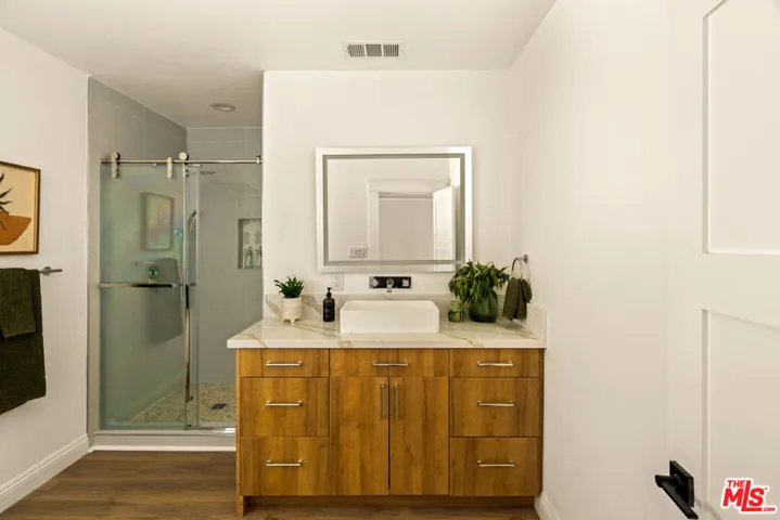 1726 W 52nd Street, Los Angeles, California 90062