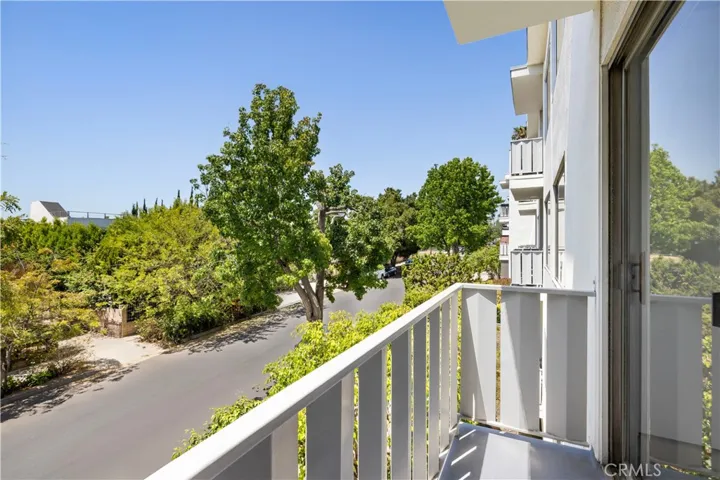 4343 Finley, Los Angeles, California 90027