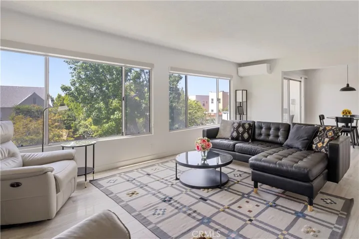 4343 Finley, Los Angeles, California 90027